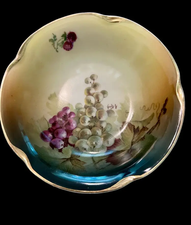 Vintage Bavarian Hand Painted  Grapes Dessert / Berry Bowls (4 PCS)