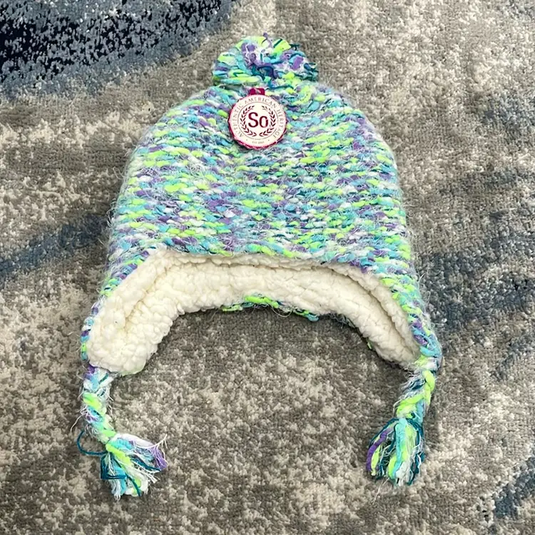 Girls Winter Hat Size S(4-7) NWT