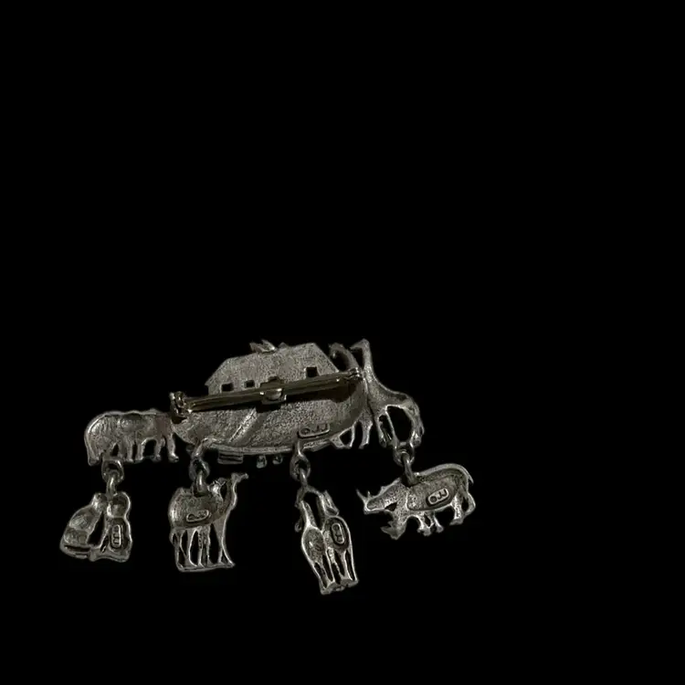 Vintage Pewter J.J. ( Jonette Jewelry Company) Known For Whimsical Collectables. Noah’s Ark Pin / Brooch With Adorable Hanging Charm Animals.
