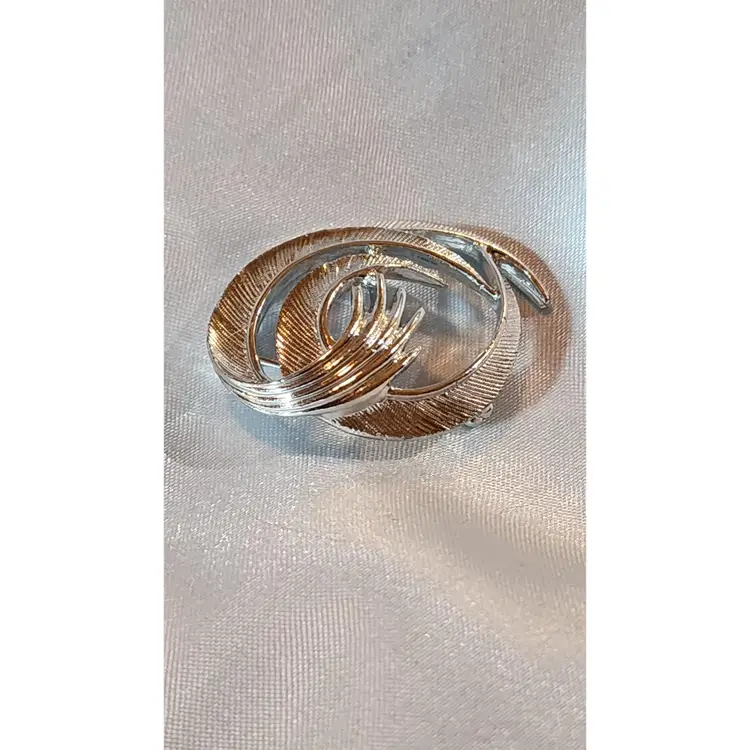 Vintage Sarah Coventry Swirl Brooch