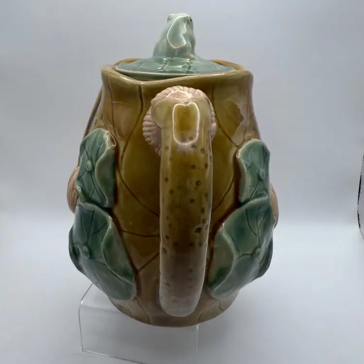 Vintage Henriksen Handpainted Classic Majolica Ceramic Frog Lily Pads Teapot