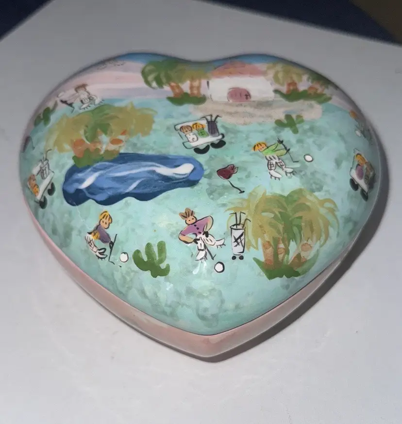 Lesal Ceramic Handpainted By Lisa Lindberg Golf Scene heart dish with lid