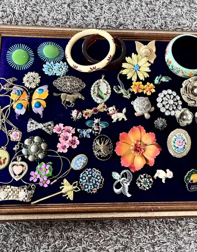 Vintage Jewelry! Lots Of New Goodies To Look At 😍