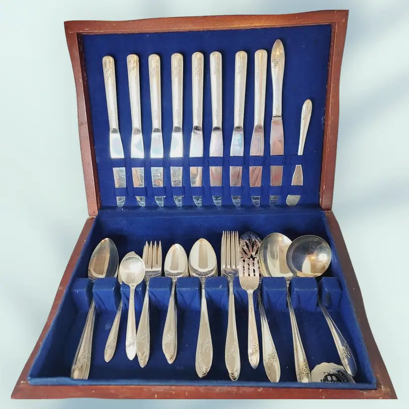 Vtg 1940s Silverware Set QUEEN BESS Tudor Plate ONEIDA Flatware 51 Pieces AS IS
