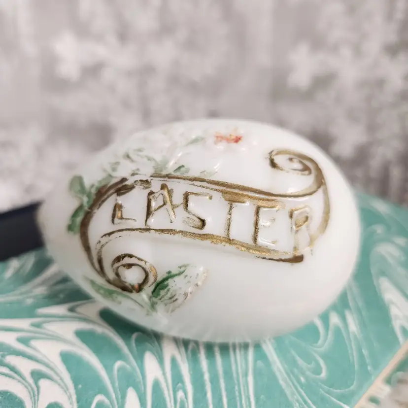 Milk Glass Easter egg
