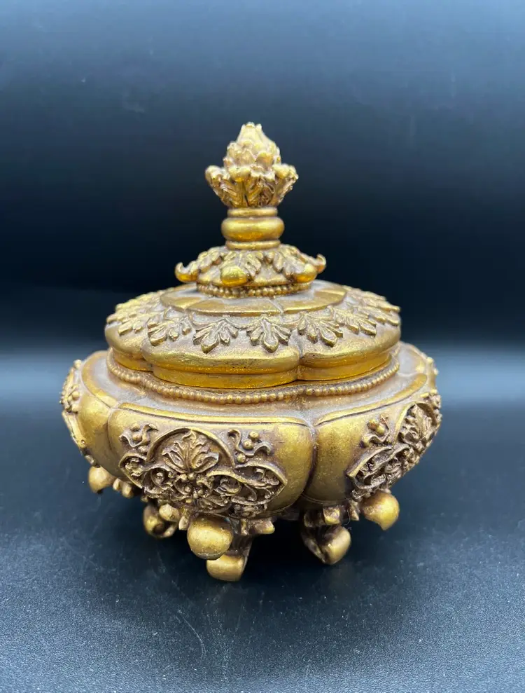 032. Gold Rococo Syroco Style Round Trinket Jewelry Resin Box Gilt Ornate