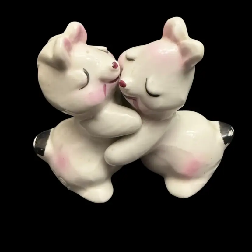 Vintage 50s Van Tellingen Huggers Salt and Pepper Shakers Hug Bunny Bunnies  3.5"