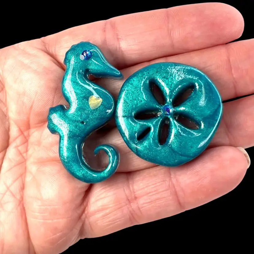 Seahorse & Sand Dollar Ocean Magnet Set. Blue-Green Colors with Swarovski Crystals. Handmade by Me!