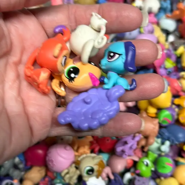 Random Bundle Of 6 Minis