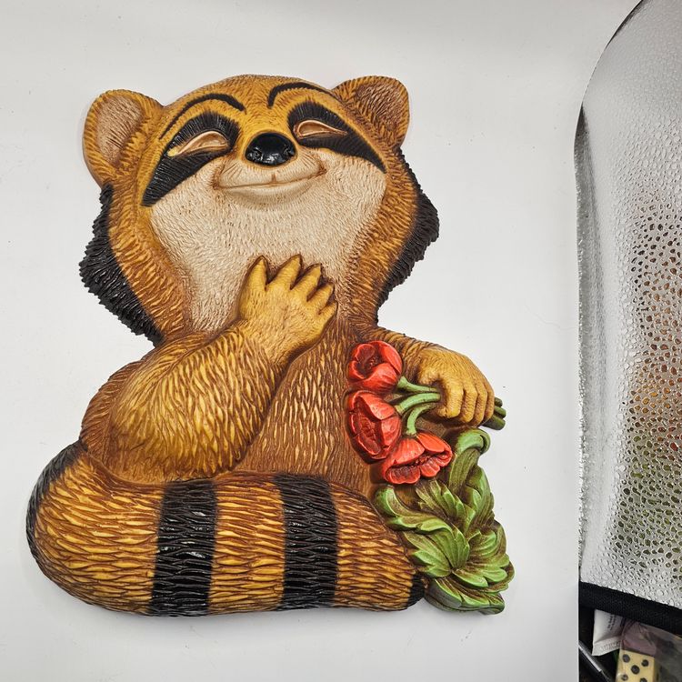 Vintage raccoon Homco 1977 wall hanging dart