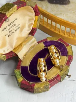 Vintage Napier Pearl Screw Back Earrings