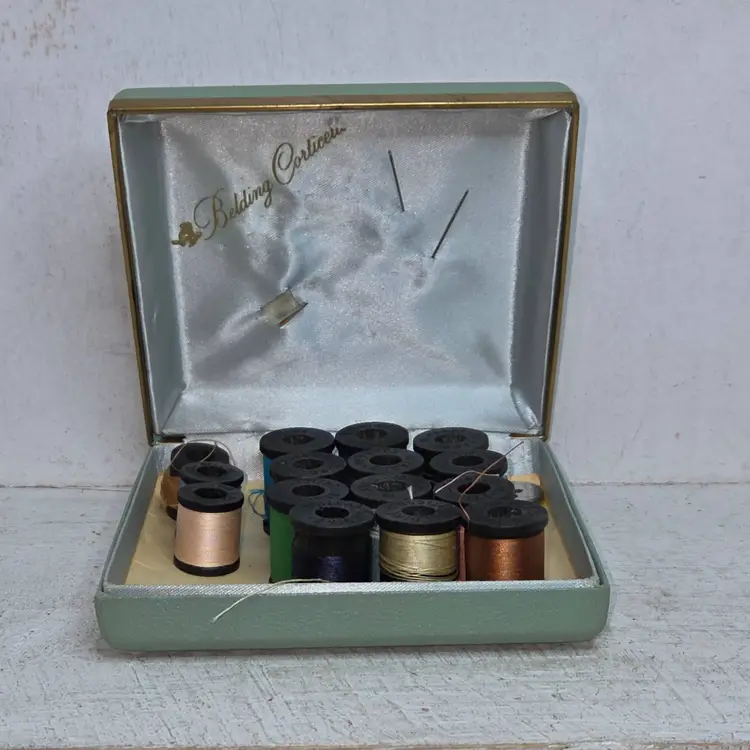 Vintage Belding Corticelli Hinged Sewing Kit 🪡🧵