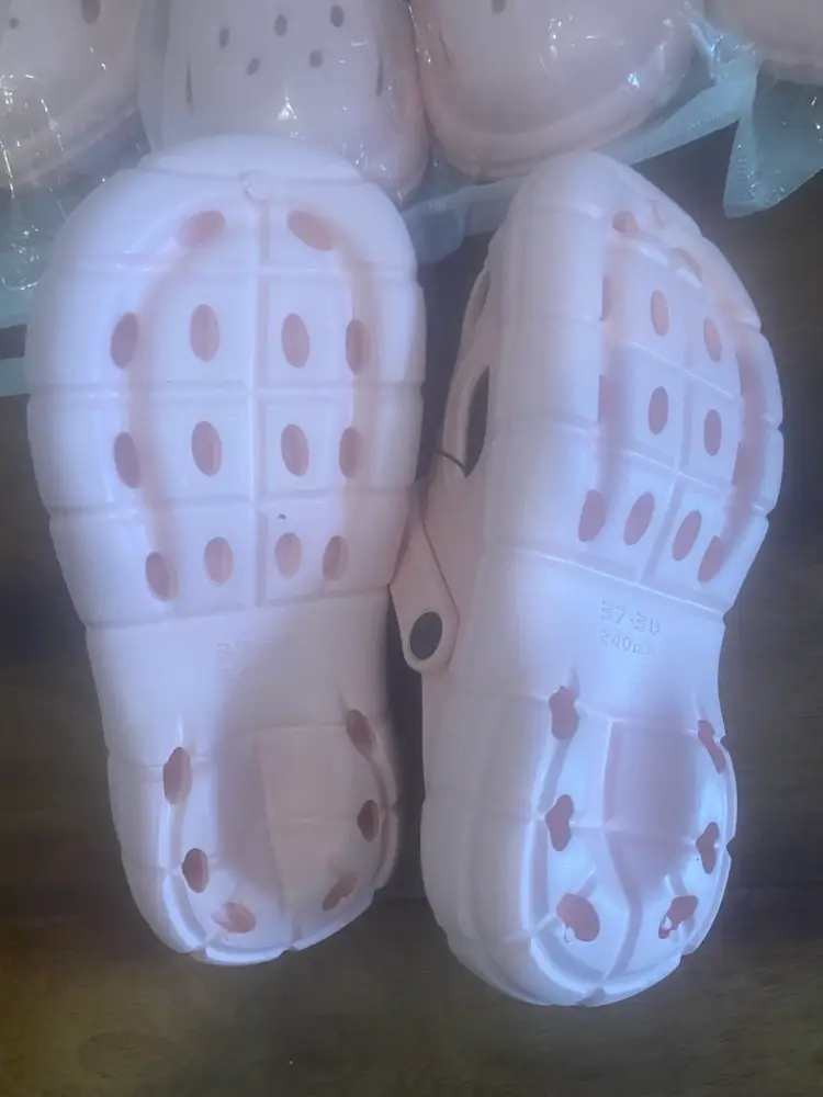 Women’s Pink Clogs Size 37/38 (US 7