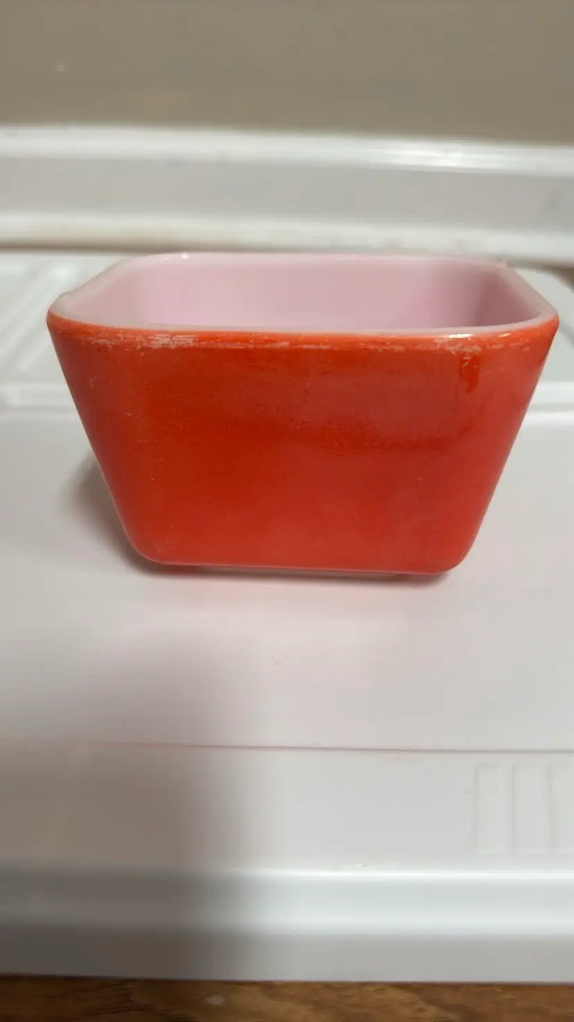 Pyrex 501-B Solid Color Red Small Refrigerator Dish without lid.