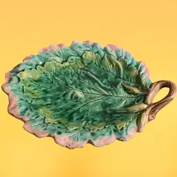07. Etruscan Majolica Oak Leaf Tray