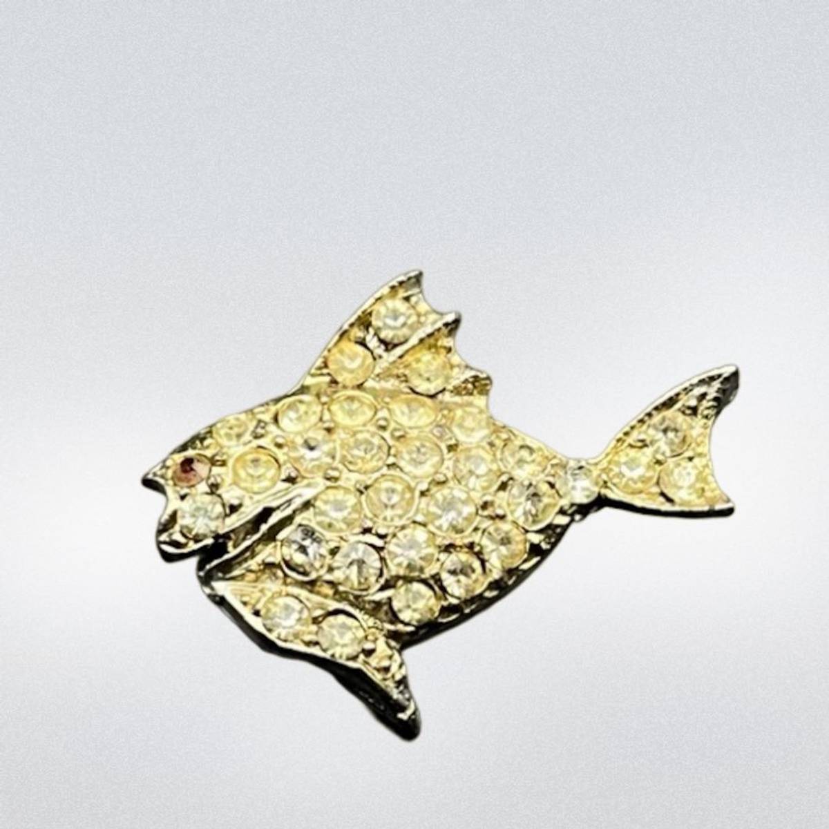 Niknax · Vintage Rhinestone Fish Brooch Pin Jewelry
