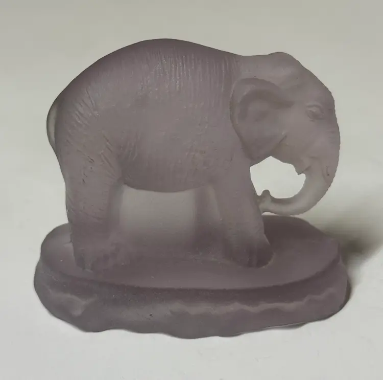 L. E. Smith Purple Satin Glass Elephant Figurine 2.5” tall