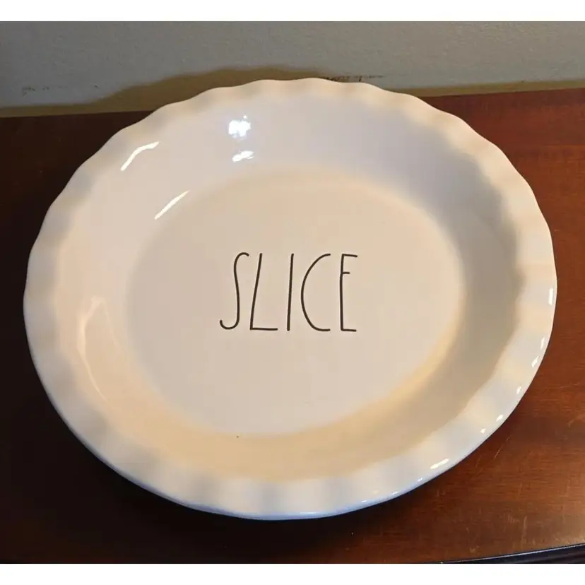 Rae Dunn SLICE Pie Plate