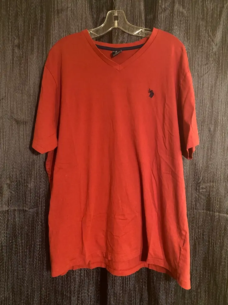 U.S. Polo Assn. Pair of Men's Size 2XL Short Sleeve V-Neck Shirts - Red and Navy