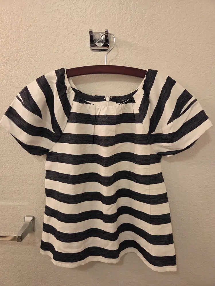 NWOT Ann Taylor Petite 00P Ladies Black and White Striped Short Sleeve Blouse