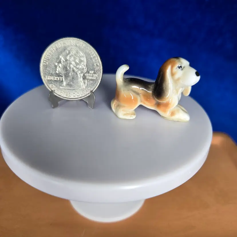 Hagen-Renaker Basset Hound