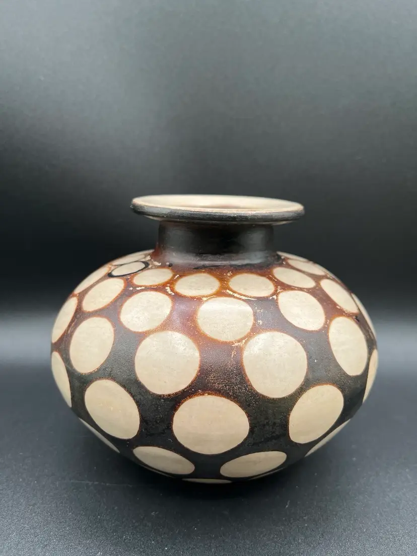 #13 Signed Artisan Made Peruvian Folk Art Pottery Brown Spotted Bulbous Vase 5”