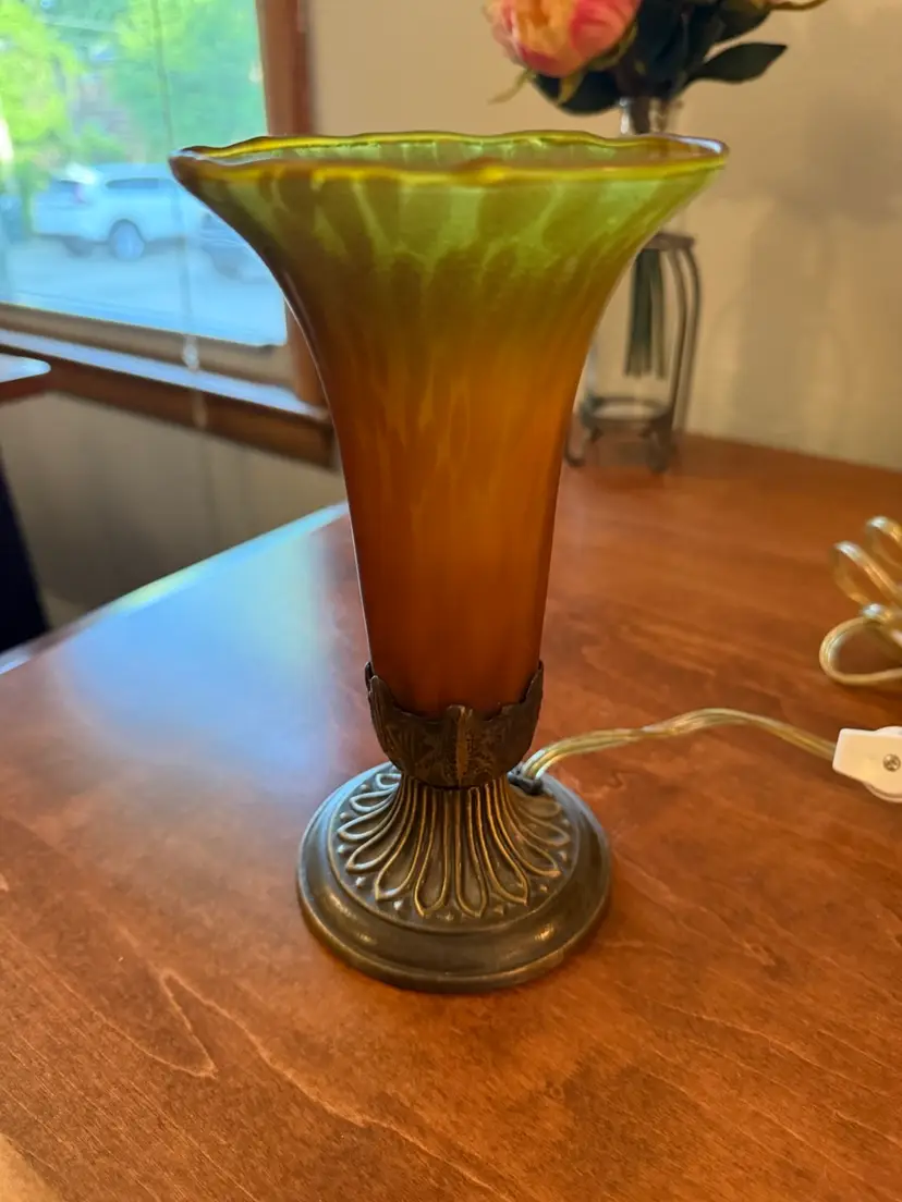 7-1/4 “ H Vintage Andrea by Sadek Art Nouveau Style Tulip Table Lamp