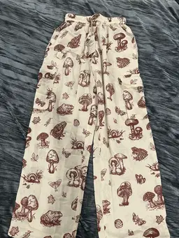 Mushroom Print Pants in Cream and Brown
Size M/ L
By Kathmandu