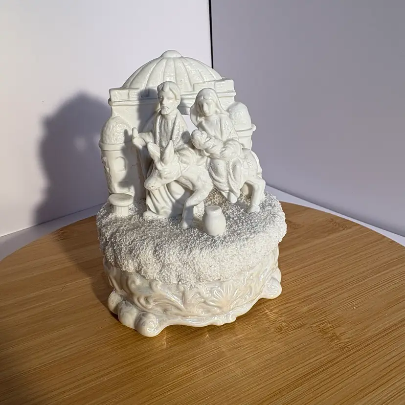 Vintage Music Box Porcelain Nativity