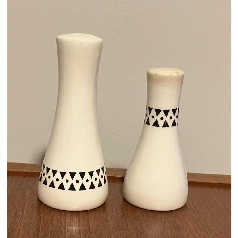 Vtg MCM Cone-shaped Ceramic Porcelain Salt & Pepper Shakers Geometric