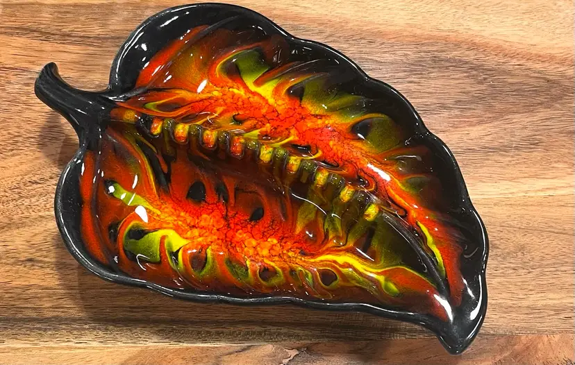 Vintage 60s 70s MCM California Pottery Leaf Ashtray 2220 USA Retro