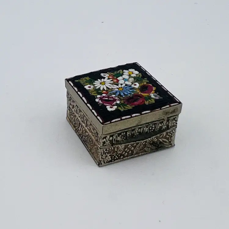 Beautiful Vintage Italian Micromosaic Pill Box 1.25”x1.25”x .75”