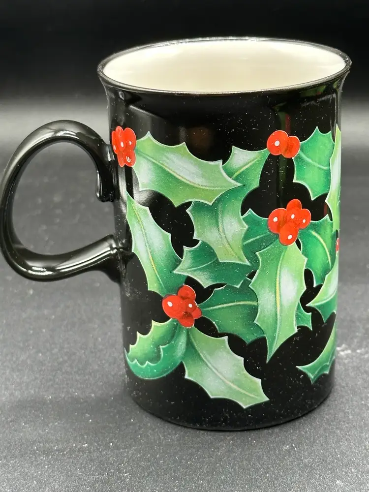 Vtg Set of 4 Dunoon Christmas Coffee Mugs Holly Caroline Bessey Tea Cups w/ Box