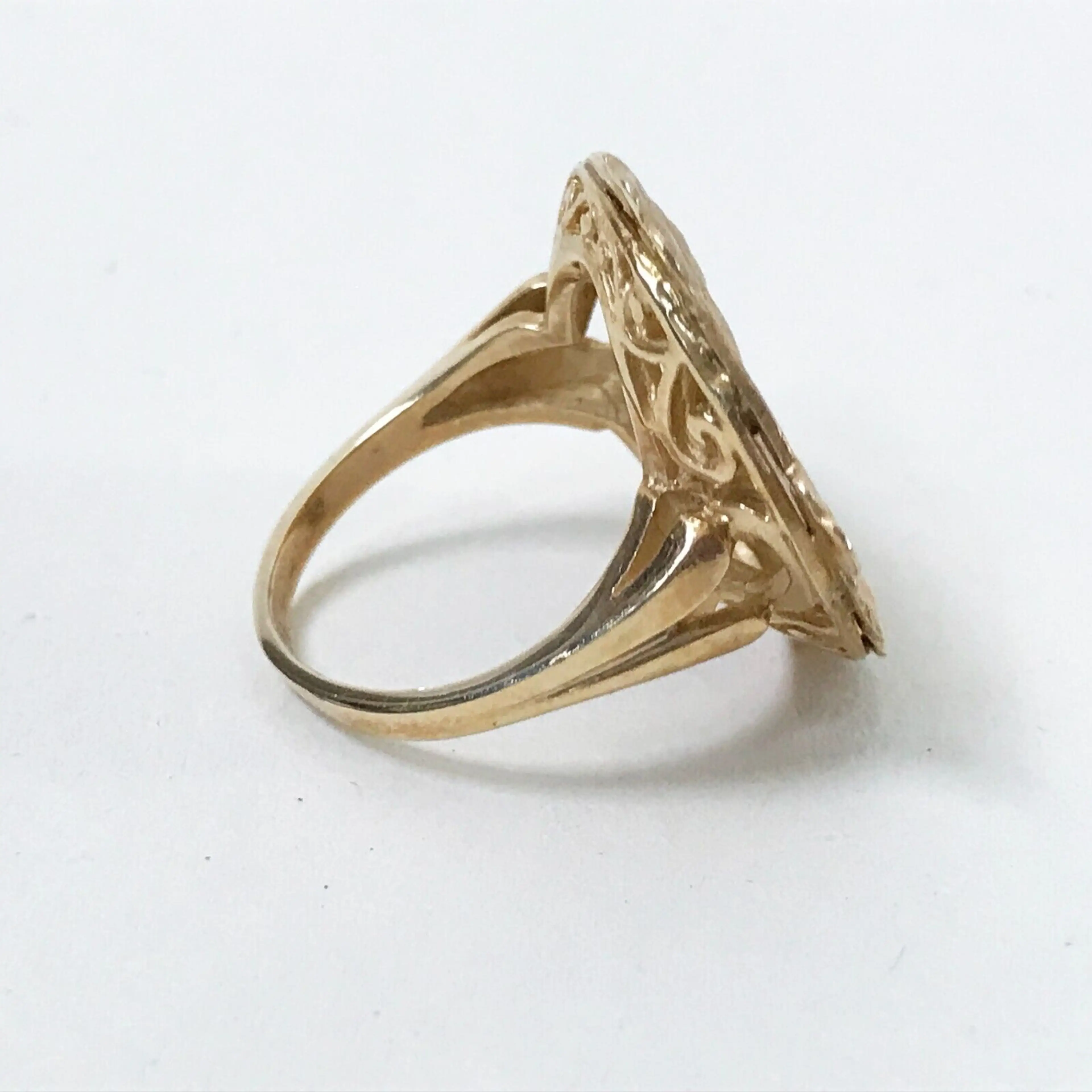 Image 4 of 16