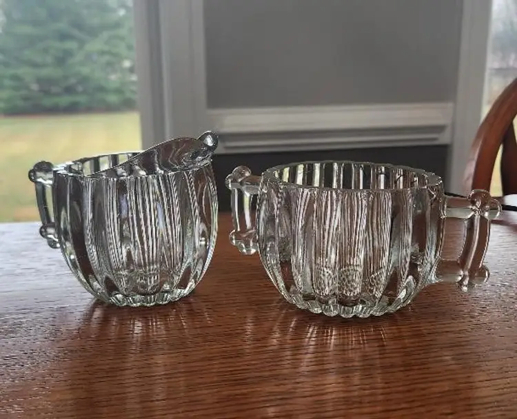 #01 Jeanette Glass Creamer & Sugar bowl