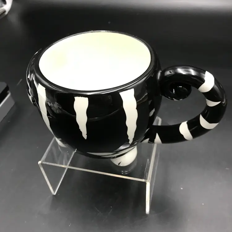 Pier One Imports 12 Oz Chubby Cat Black and White Mug
