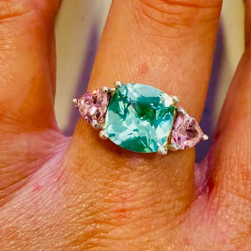 Vintage 80’s Avon Sterling Silver 925 Uranium Green Spinel & Pink Cubic Zirconia Ring Size 8, 3.9g
