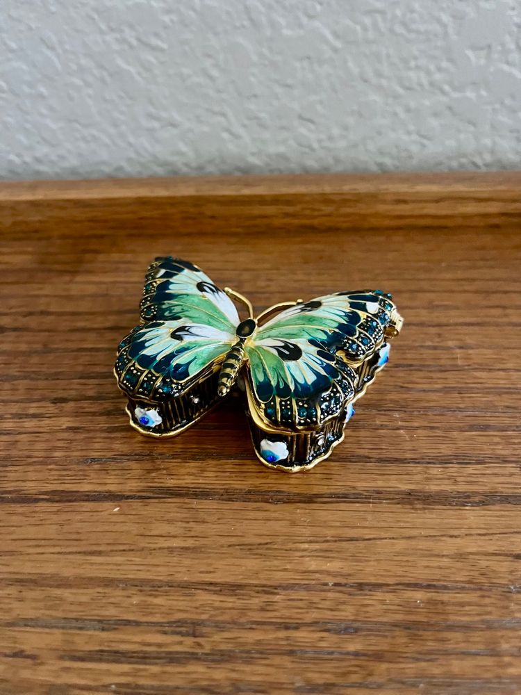 Butterfly Rhinestone Metal Trinket Box 3" Hinged Magnetic Closure