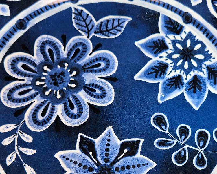 NWT Pier 1 Imports Indigo Floral Dinner Plate Blue Black White 11"