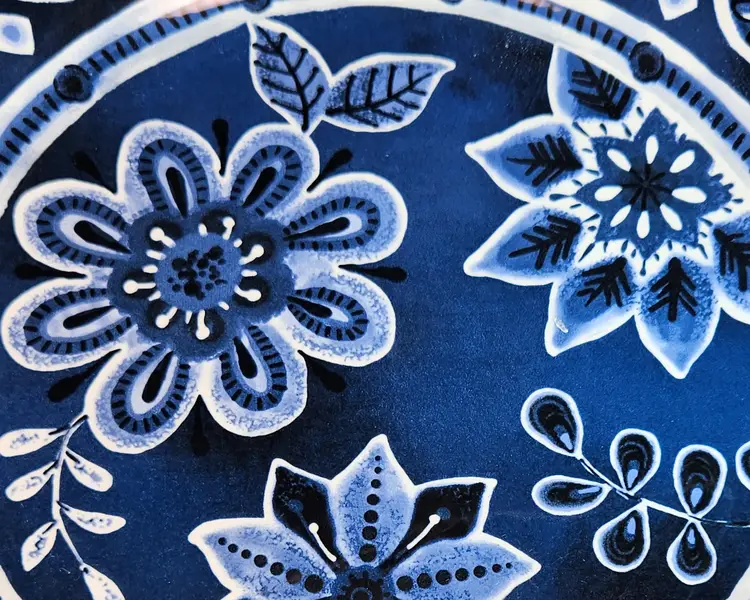 NWT Pier 1 Imports Indigo Floral Dinner Plate Blue Black White 11"