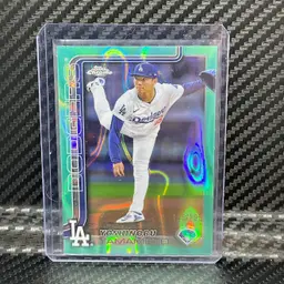2024 Topps Chrome Yoshinobu Yamamoto #18 Aqua Raywave Refractor /199 Los Angeles Dodgers