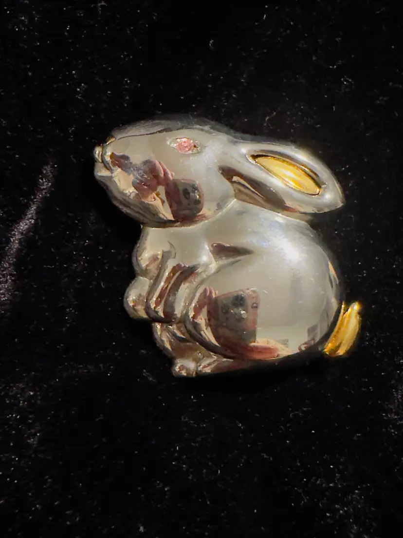 #1658 Liz Claiborne Silver Gold Tone Brooch Rabbit Lapel Pin Costume Jewelry Fashion Pink Eye