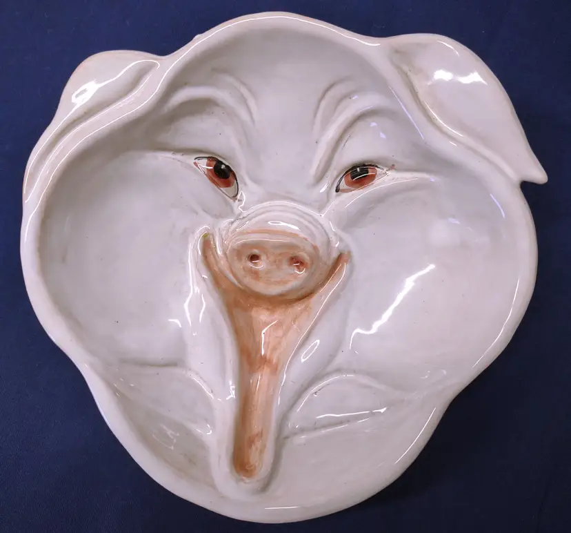 Smiling pig face dish made in Italy 26OTOL