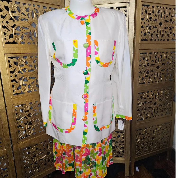 1980s Scaasi 2 piece Rainbow floral Blazer and skirt set-100% silk-DEADSTOCK NWT
🌼VOLUP SIZED!🌸