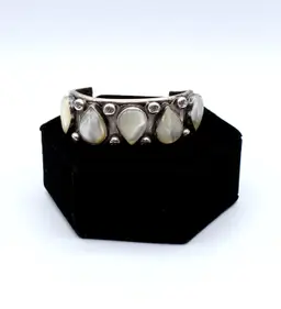 Southwestern Sterling Silver Mother of Pearl cuff Bracelet 39.10g