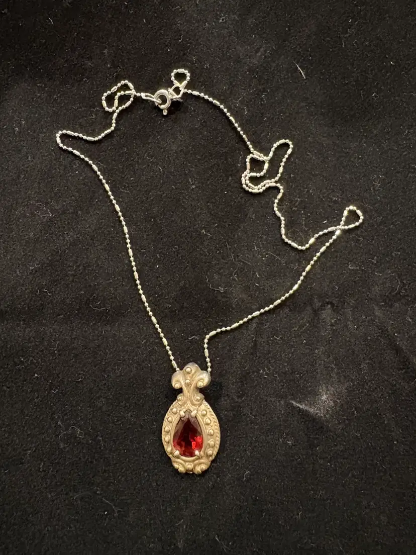 Vintage Sterling Silver Garnet Necklace 15” chain marked Italy