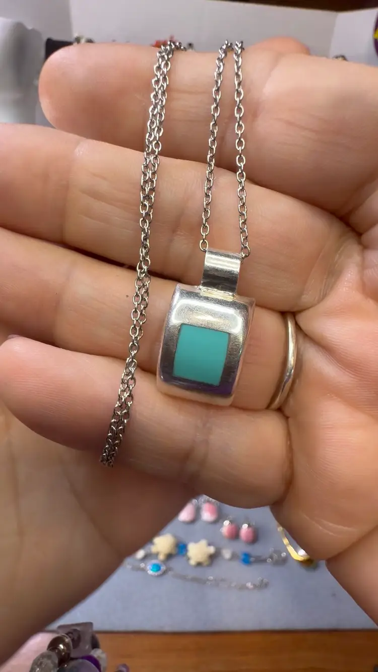 NOS Lovely 925 Silver With Turquoise 1” Pendant With Added New 316L stainless 20” Chain