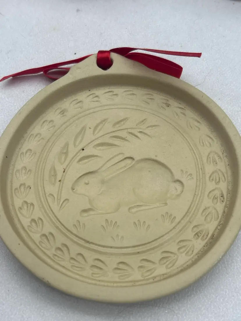 #01 Vintage 1992 Hill Design “Little Rabbit” Brown Bag Cookie Art Mold Folk Art Wall Hanging