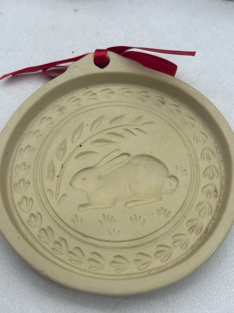 #01 Vintage 1992 Hill Design “Little Rabbit” Brown Bag Cookie Art Mold Folk Art Wall Hanging