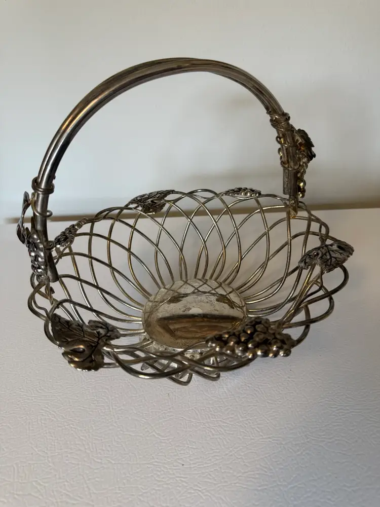 Vintage Godinger Silver Plated Wire Basket With Grape Vine Design